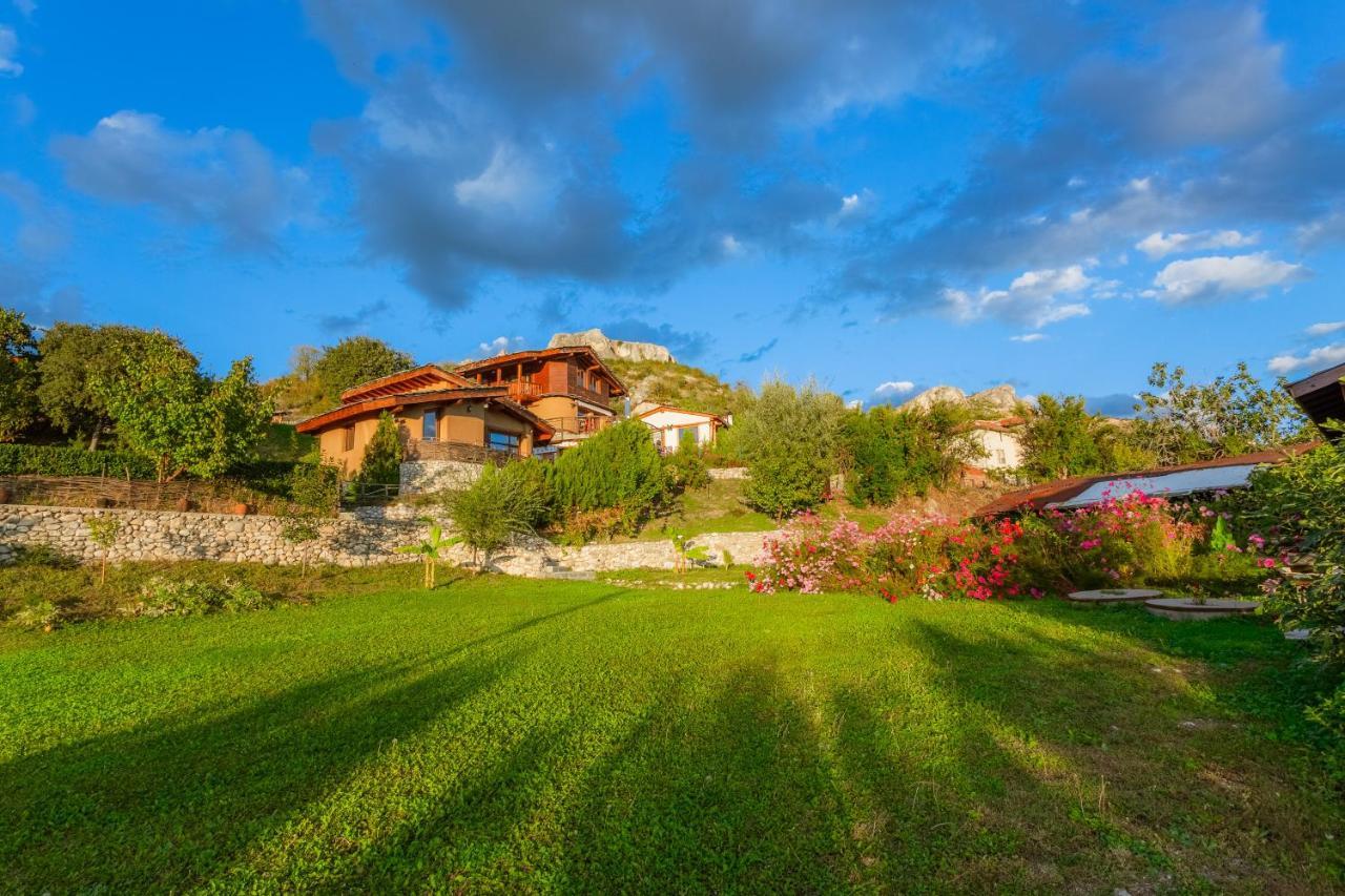 Eco Village Under The Cliffs Ilindentsi Exterior photo